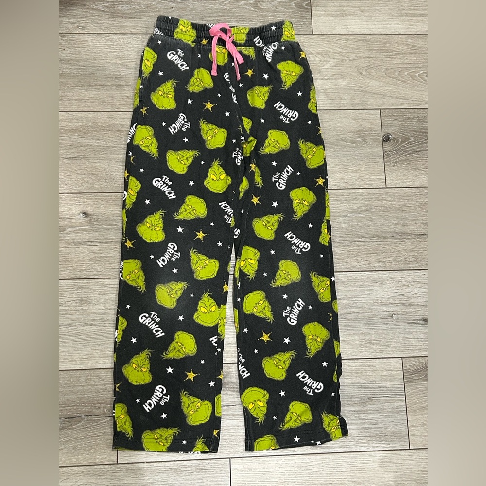 The Grinch Graphic pj pants cute